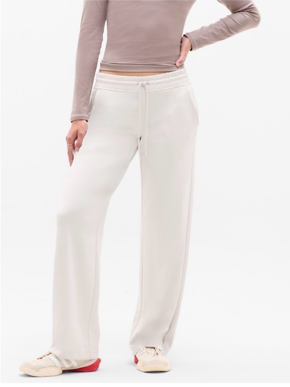 Athleta Seasoft Mid Rise Straight Pant in Bone Size S